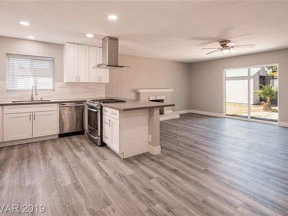 3rd image of 4536 E Ogden Ave