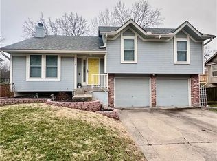1126 SW Eastman Ct, Blue Springs, MO 64015