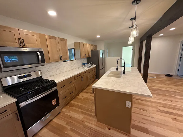 632 W Wisconsin Ave — Photo 9