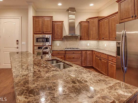 4th image of 326 Roswell St #400/4B