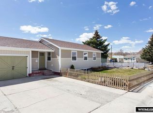 111 Bellview Dr, Rock Springs, WY 82901