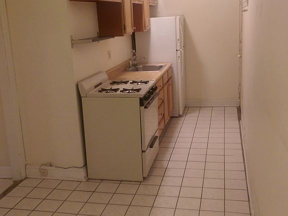 4th image of 4458 N Maplewood Ave #1