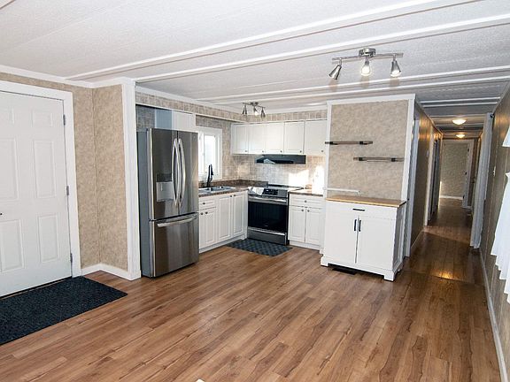 5th image of 215 Polar Ave NE