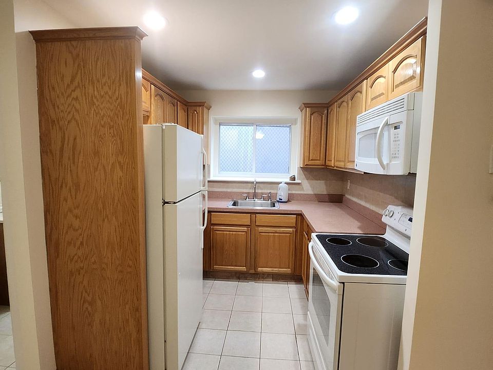 1st image of 827 Vincent Ave #1