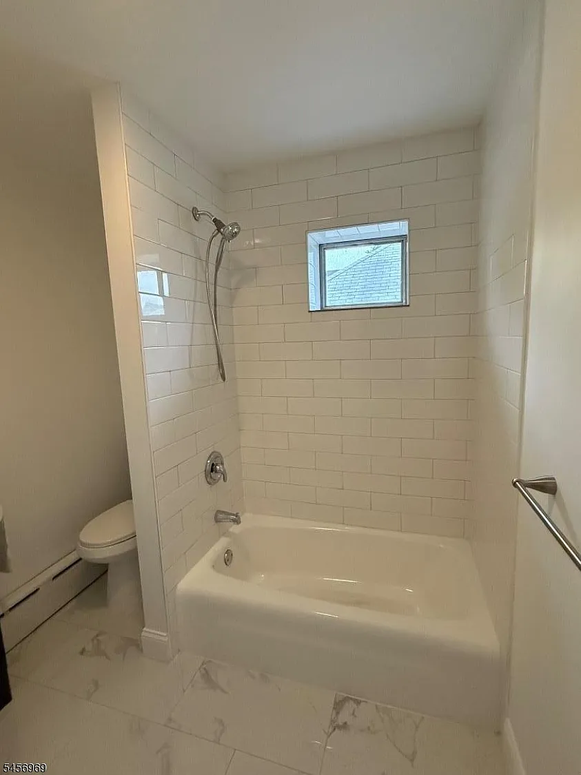 2 bed, 1.0 bath, $2,200 — Photo 3