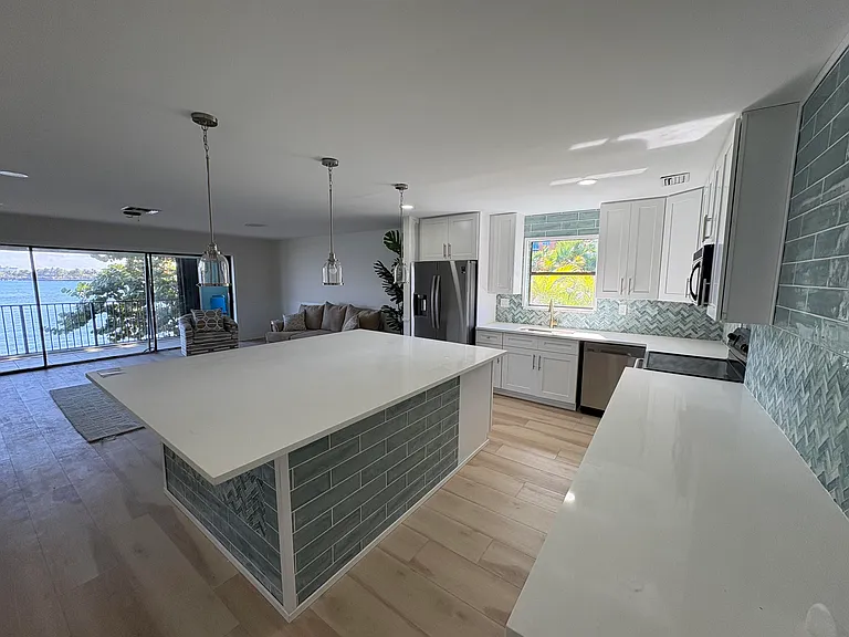 360 Wilma Cir #7 — Photo 6
