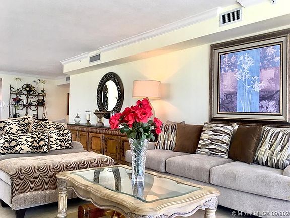 3rd image of 17555 Collins Ave APT 1001