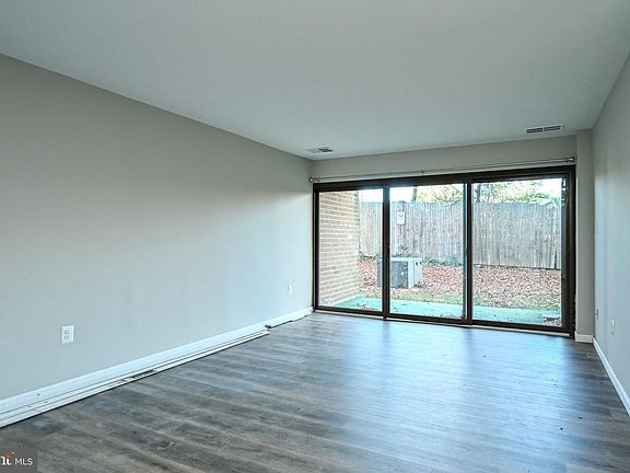 5th image of 543 Florida Ave APT T3