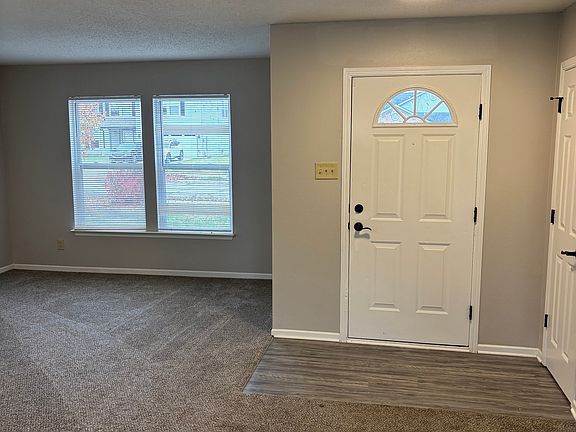 4th image of 1380 King Maple Dr