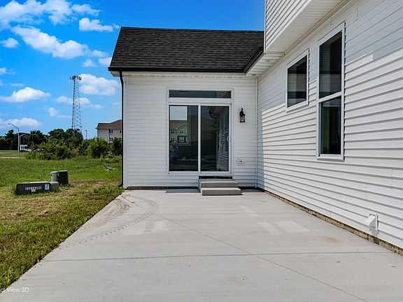 3rd image of 2080 Waters Edge Dr