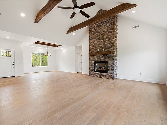 5th image of 24 Damerham Ln