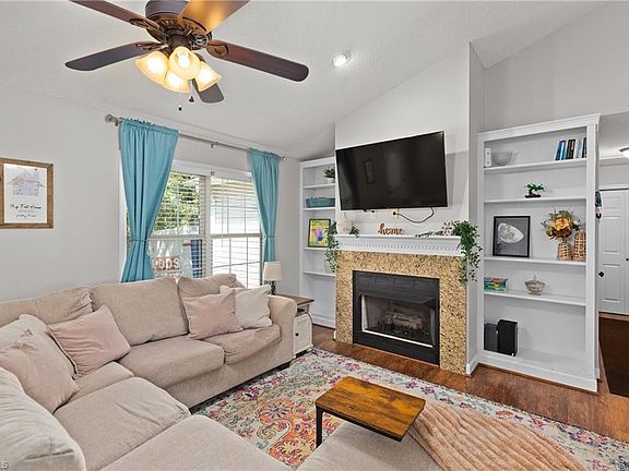 3rd image of 4280 White Oak Dr