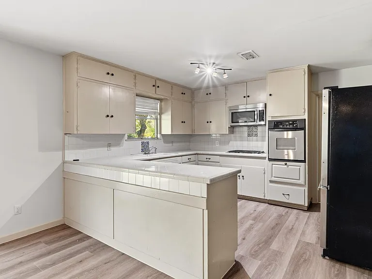 2414 Havenside Dr — Photo 10