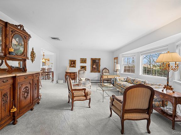 4th image of 36 W Terrace Road