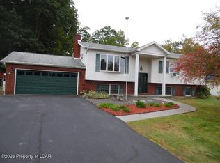 110 Sutherland Dr, Mountain Top, PA 18707