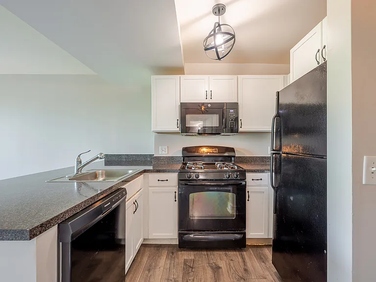 800 4th St SW #S504 — Photo 4