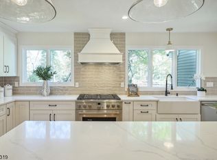 246 Brooklake Rd, Florham Park, NJ 07932