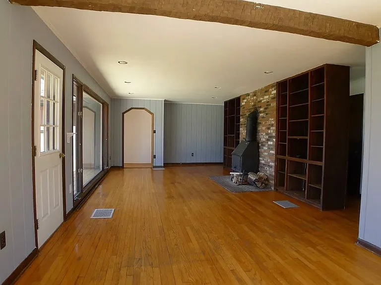 183 Barrytown Rd — Photo 4
