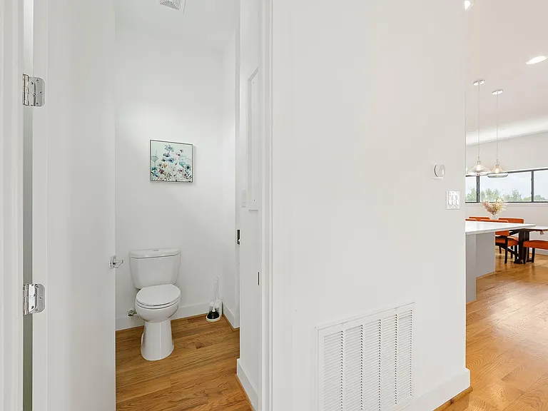 2239 N Macgregor Way — Photo 6