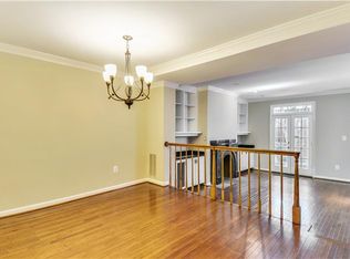 817 Wolfe St, Alexandria, VA