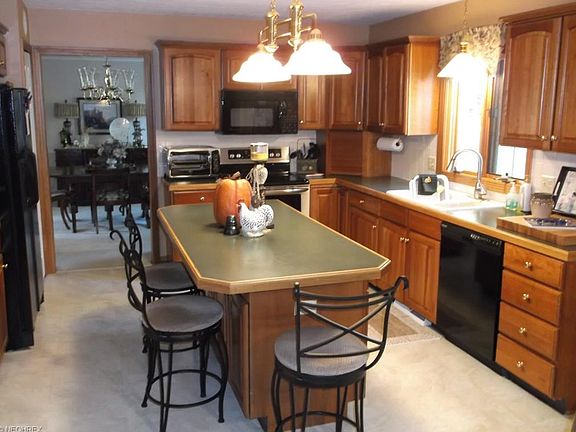 3rd image of 6546 Forestwood St NW