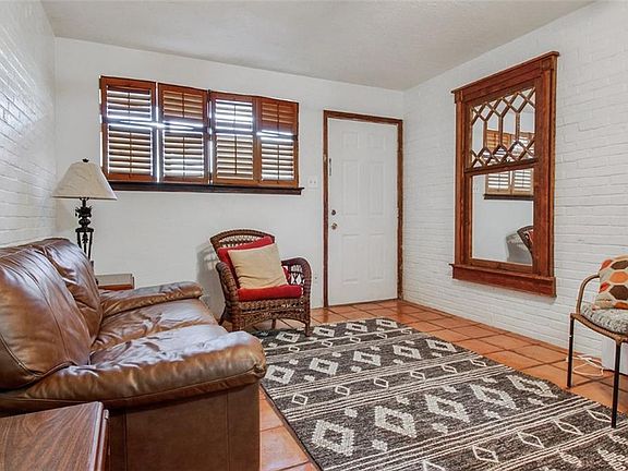 3rd image of 1921 Prytania St APT E