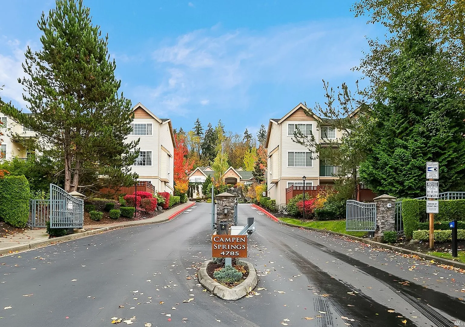 Renton/Talbot area 3 storyTownhome in gated community! 3 bedroom 3.5 bathroom. Available NOW!! — Photo 1