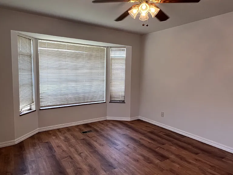 2507 NW 44th St — Photo 11