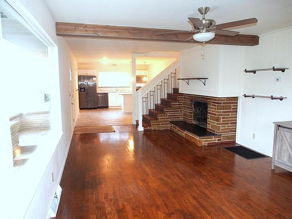 3rd image of 210 E Center St