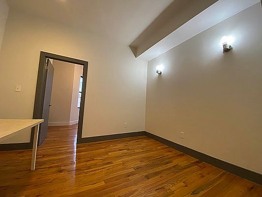 3rd image of 840 Jefferson Ave APT 3A