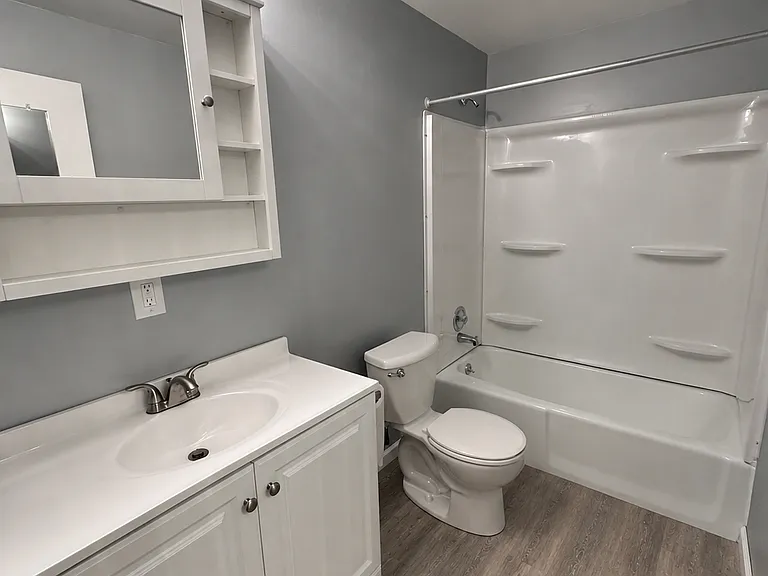 1801 W Parkway Dr #B — Photo 13