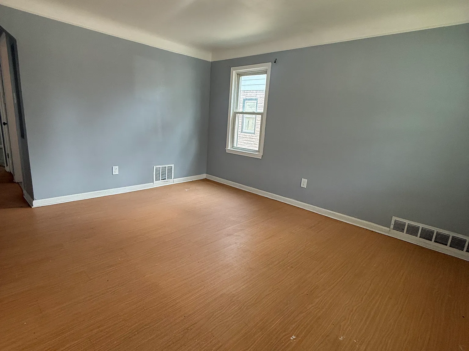 3 bed, 1005 sqft, $1,150 — Photo 4