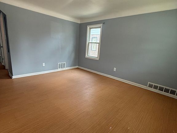 4th image of 18520 Tireman St