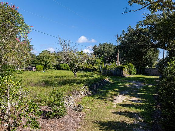 3rd image of 233 Moores Landing Ext