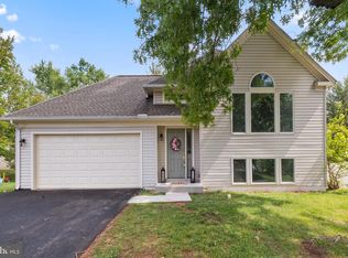 14516 Oak Cluster Dr, Centreville, VA 20120