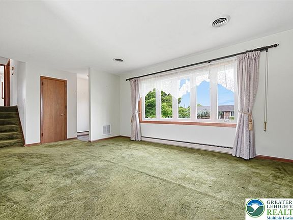 3rd image of 1560 1st St