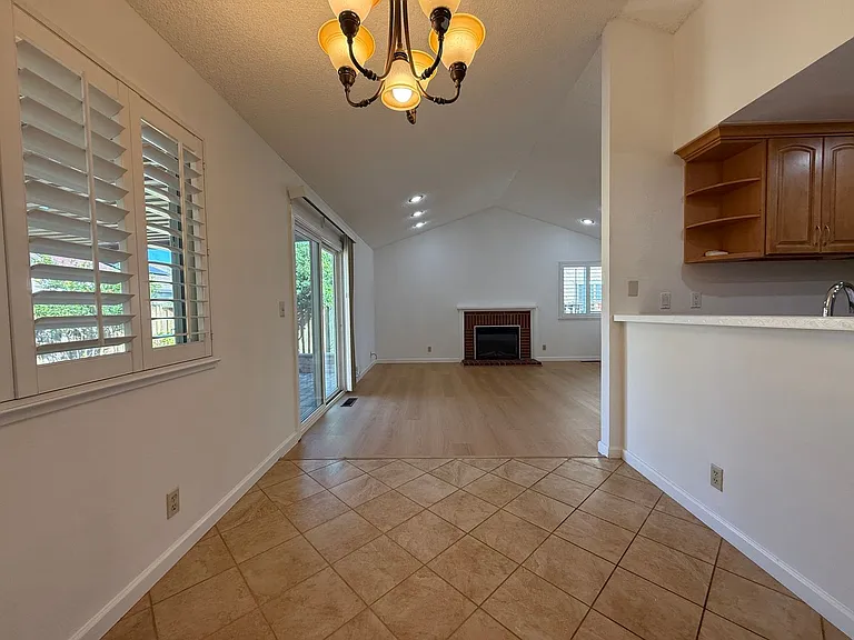 3257 Tenley Dr — Photo 10