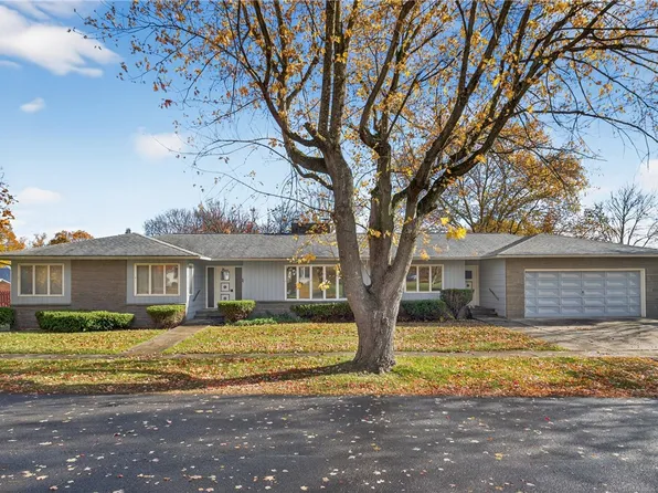 9 Rosewood Dr, Penn Yan, NY 14527