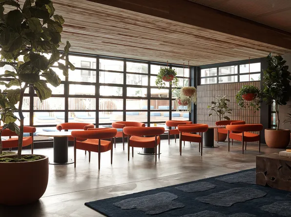 El Centro Apartments and Bungalows