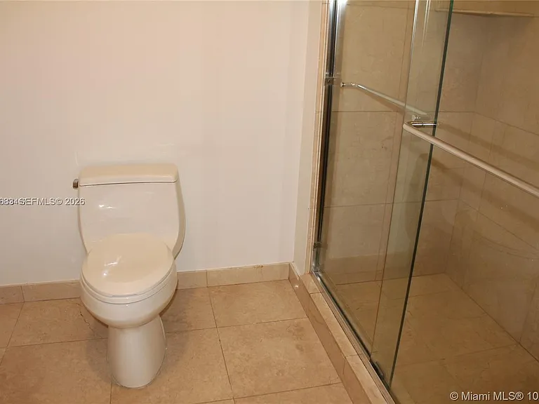 16275 Collins Ave — Photo 16