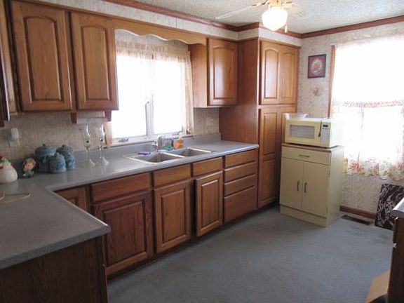 3rd image of 421 Seaward Ave