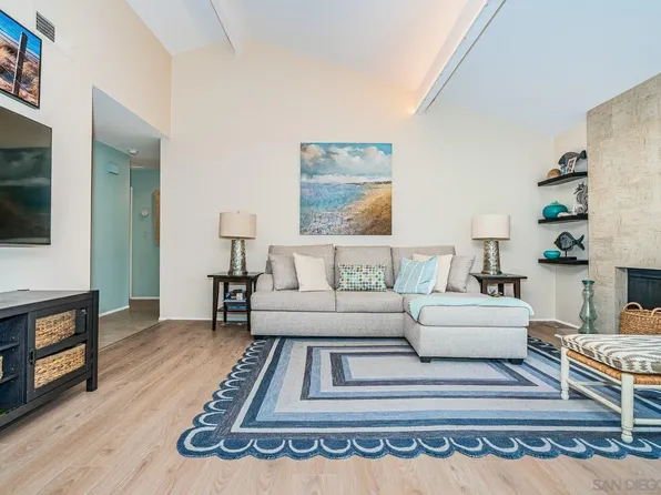 901 Caminito Madrigal Unit E, Carlsbad, CA 92011