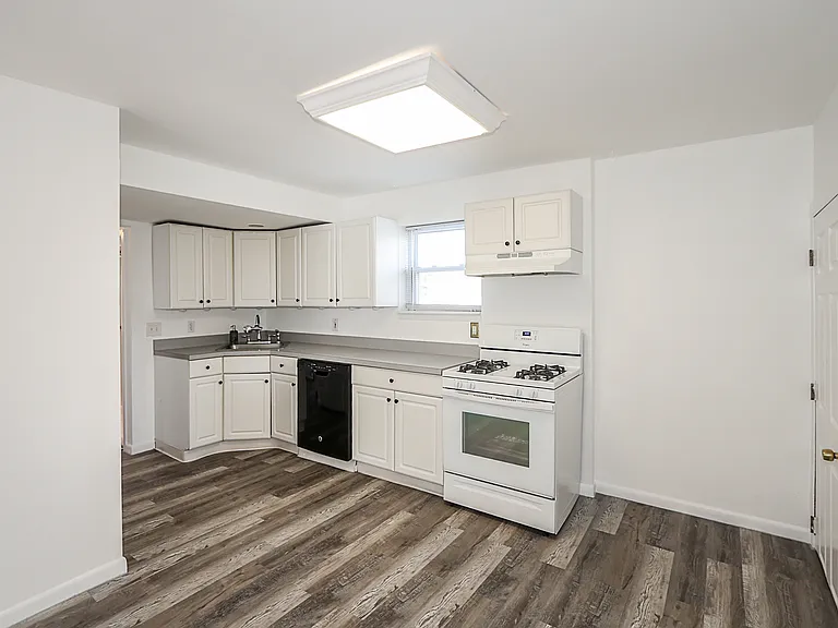 237 Fulton St — Photo 15