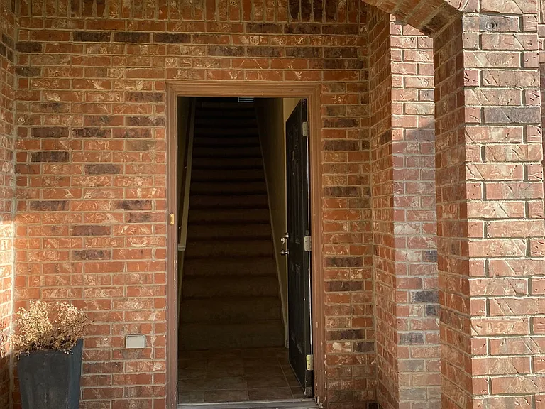 2104 Main St #4 — Photo 2
