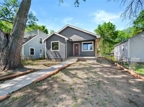 2110 E Walnut St, Des Moines, IA 50317