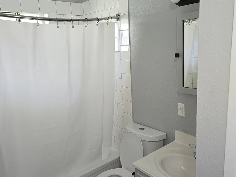 1443 Oakmont St #B — Photo 4