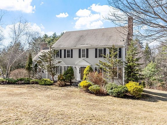 2nd image of 54 Kettle Hole Rd