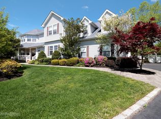 5 Green Meadow Cres, Mount Sinai, NY 11766