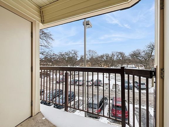 5th image of 2013 Country Club Dr APT 22