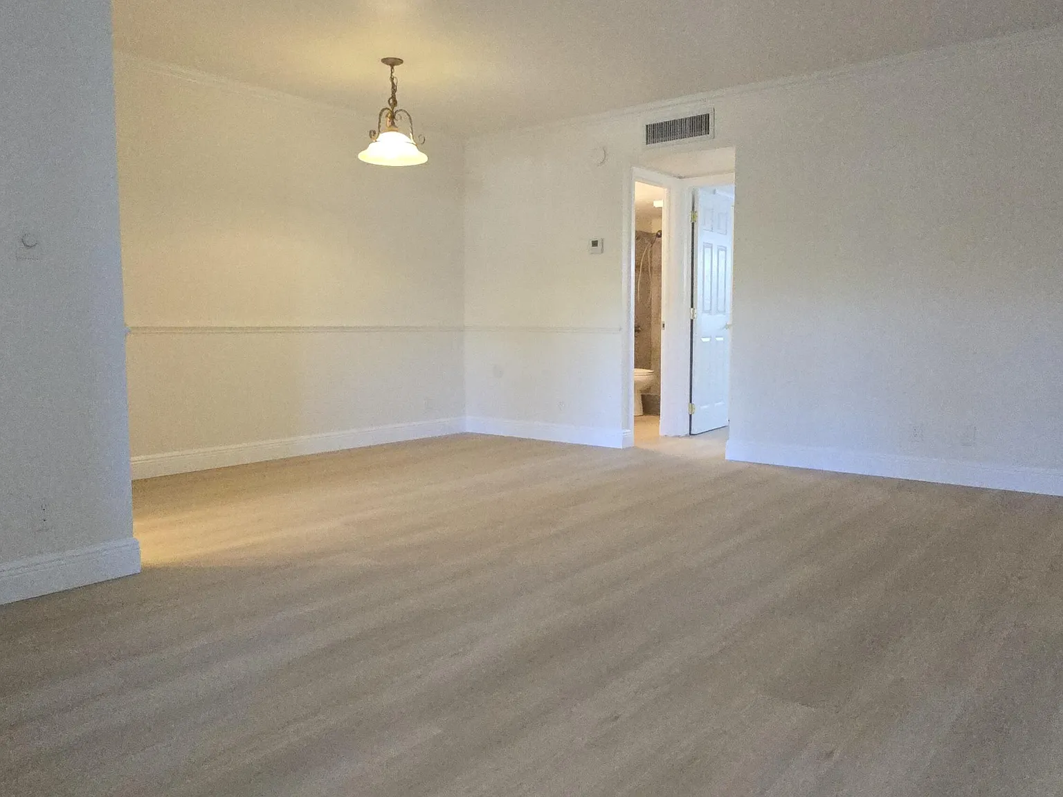 1 bed, 1.0 bath, 670 sqft, $1,600 — Photo 3